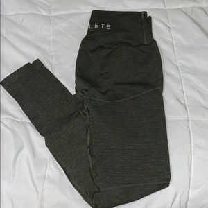 Alphalete revival leggings size M